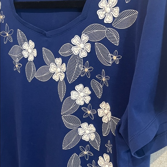 Alfred Dunner Navy Floral Embroidered Top - Picture 3 of 3